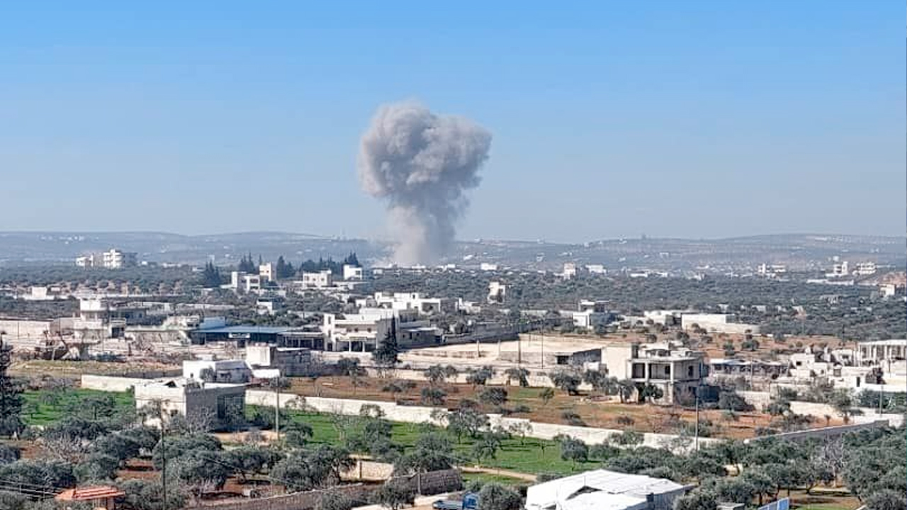 Rus savaş uçakları İdlib kent merkezini bombaladı