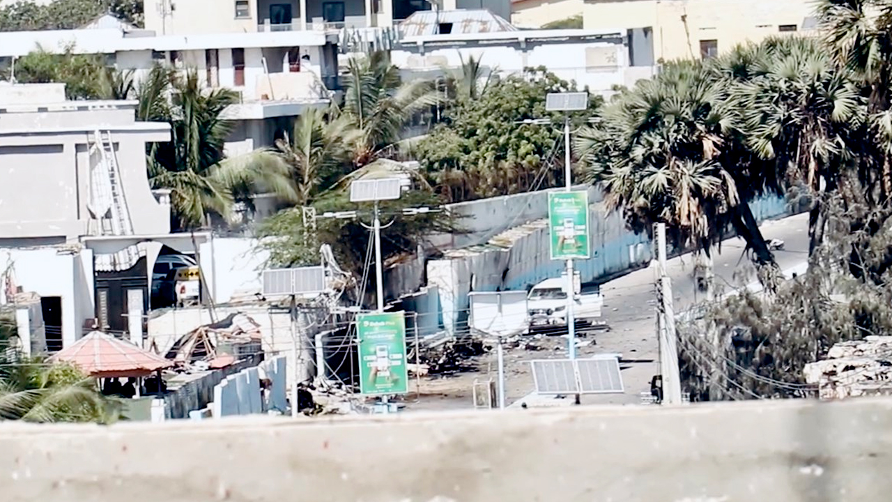 Somali'nin başkenti Mogadişu'da hükümet yetkililerinin bulunduğu otele saldırı