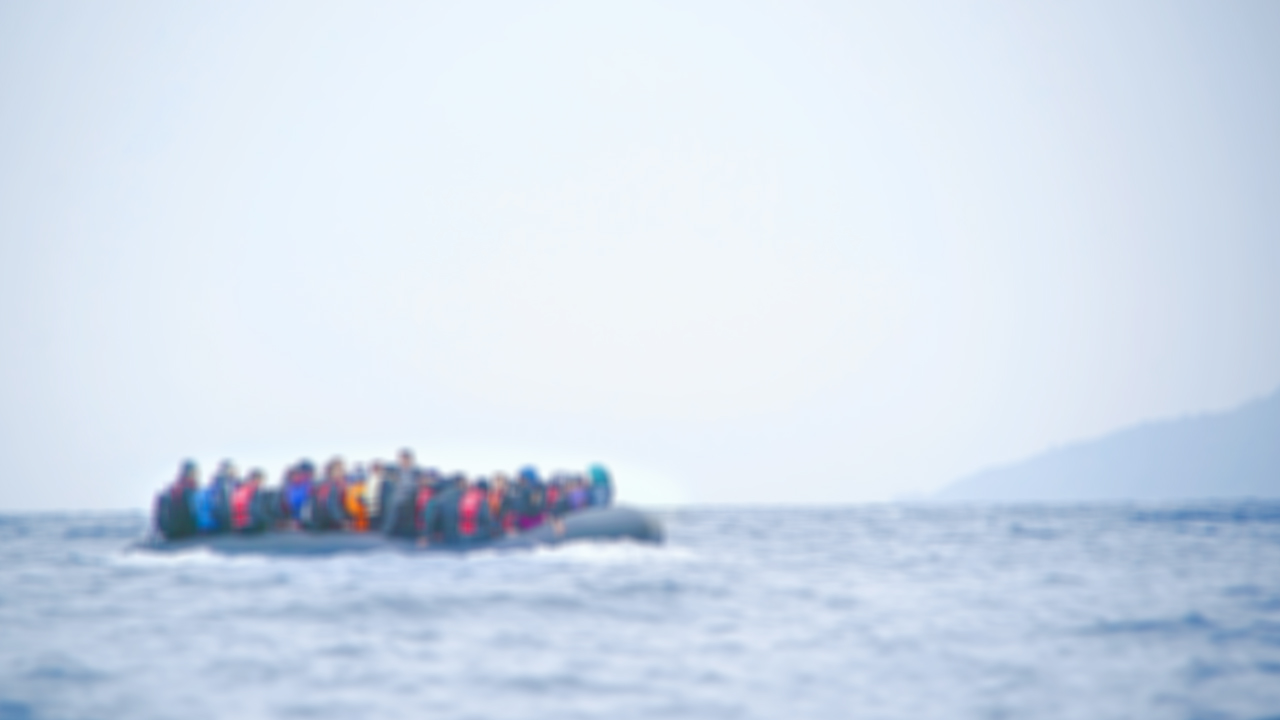Çanakkale'de göçmen botu battı: 7'si çocuk 22 kişi hayatını kaybetti
