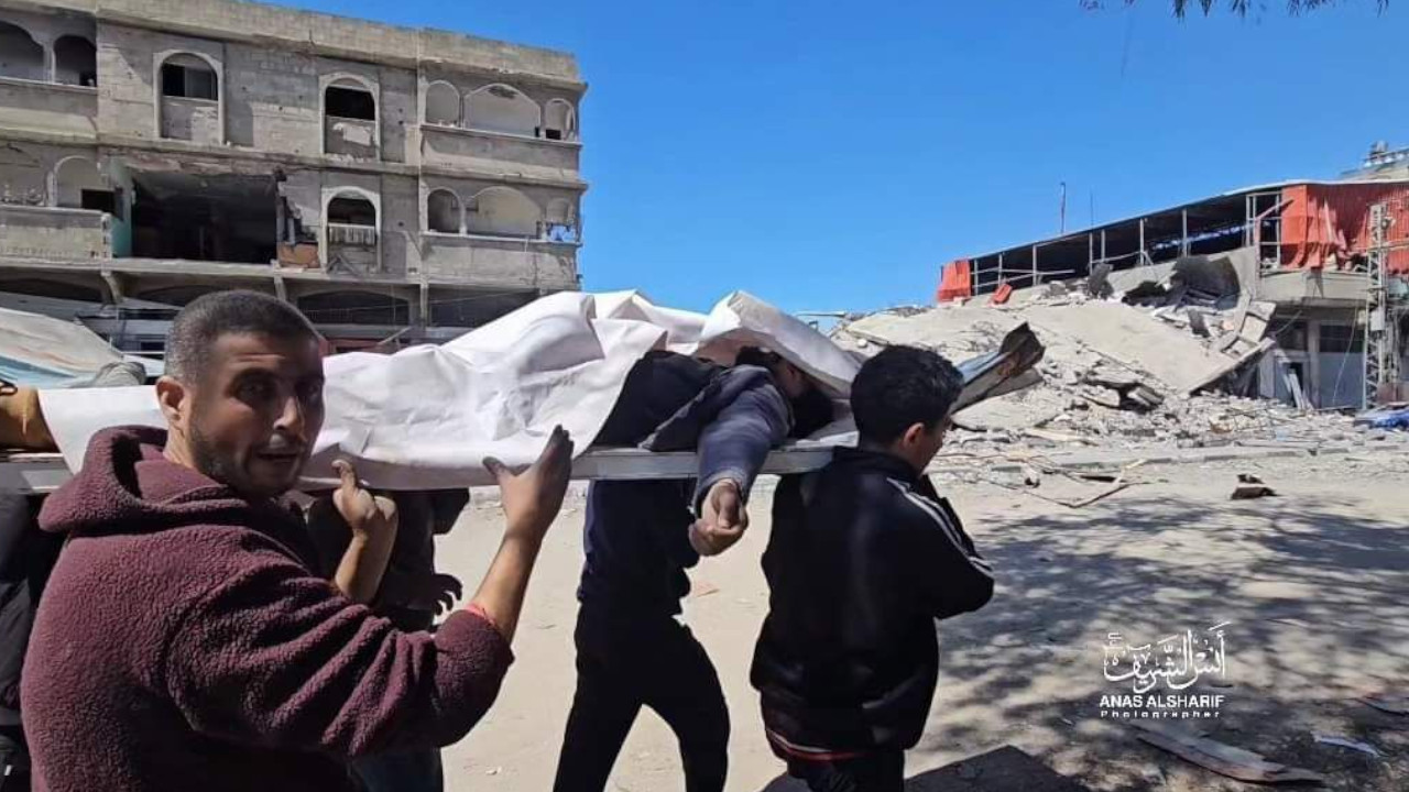 İsrail Gazze'deki iki hastaneyi daha kuşatma altına aldı