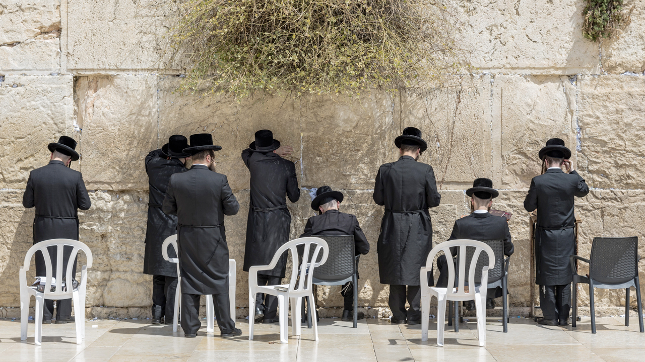 İsrail'de kriz: Ortodoks Yahudilere askerlik yolu göründü