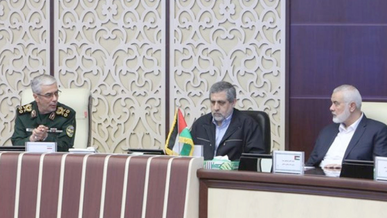 Hamas lideri Heniye Tahran'da İran Genelkurmay Başkanı ile görüştü