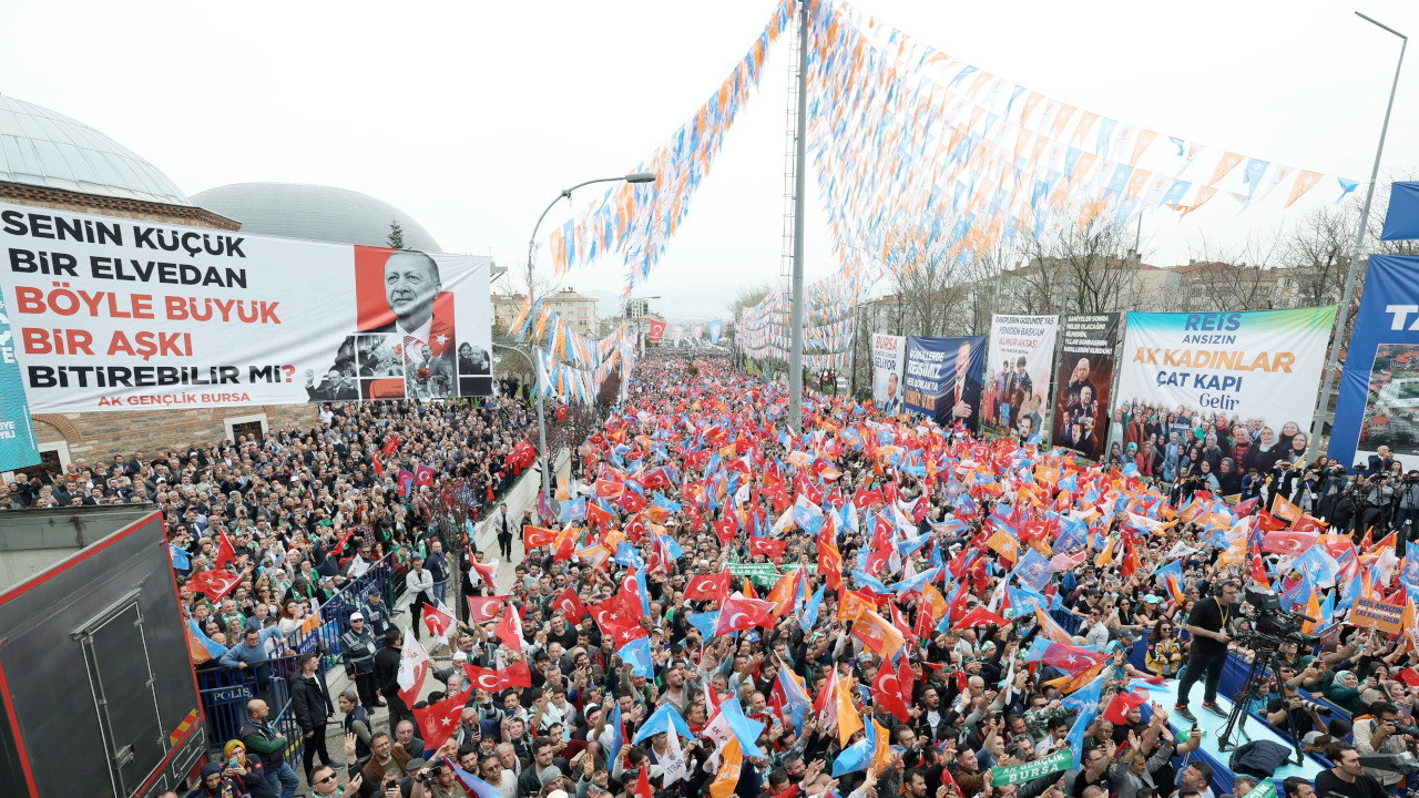 Türkiye'de muhalefetin büyük şehirleri elinde tutmak için verdiği seçim yarışı başladı