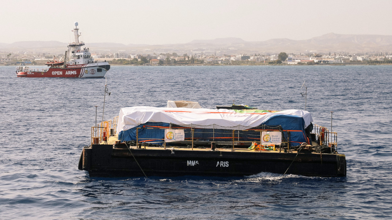 Yardım gemileri 240 ton insani yardımı boşaltamadan Gazze'den geri döndü