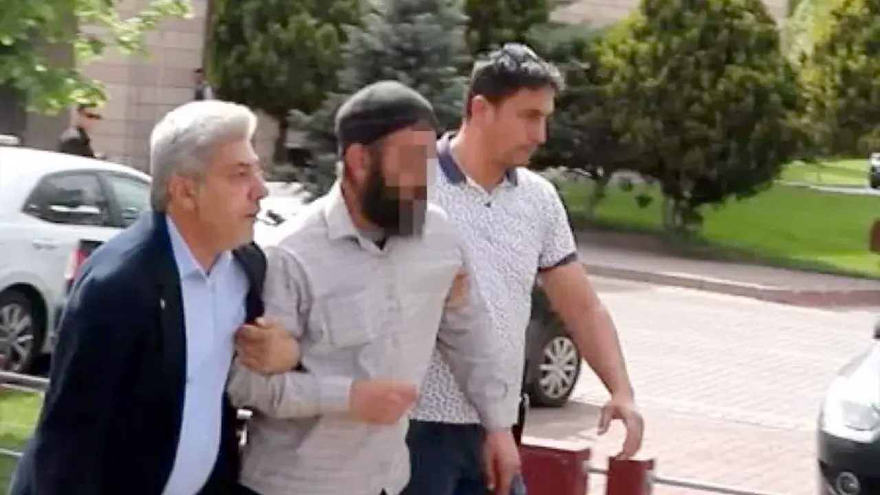 'Ey Müslümanlar puta tapmayın' diyen kişi gözaltına alındı