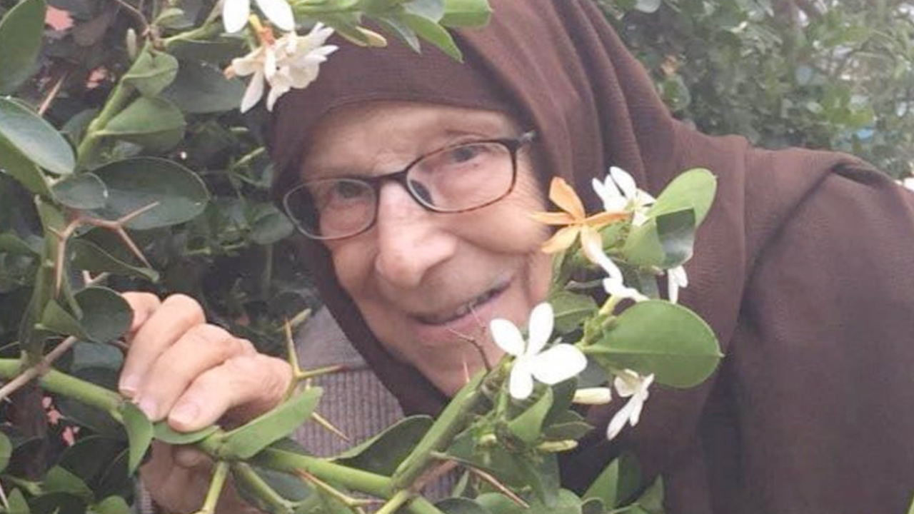 İsrail'in Gazze'de katlettiği 92 yaşındaki kadının yanmış cesedi bulundu