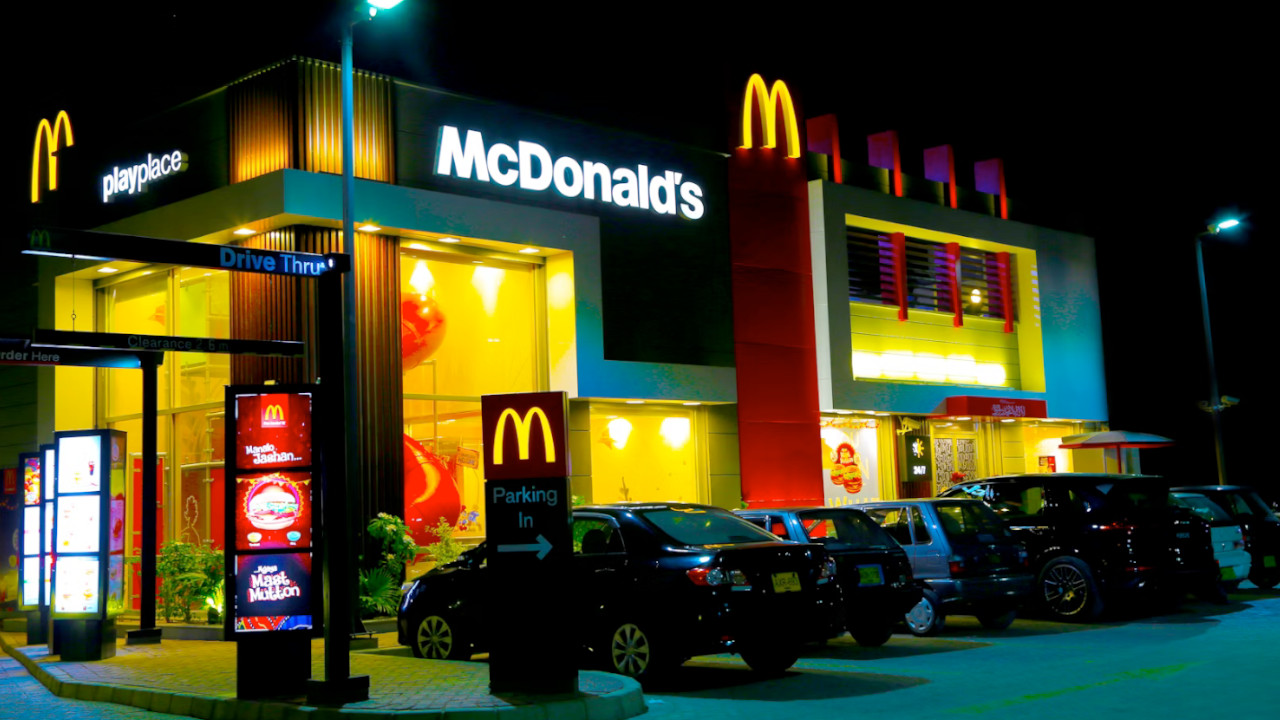 McDonald's boykotun neden olduğu zararı ABD satışlarından telafi etmeye çalışıyor