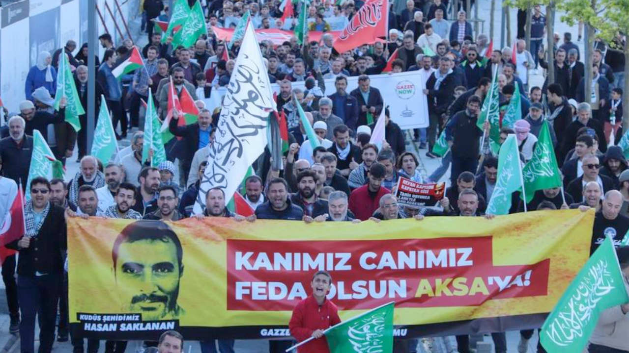 "Kanımız canımız feda olsun Aksa'ya": İstanbullular Filistin'e destek için yürüdü