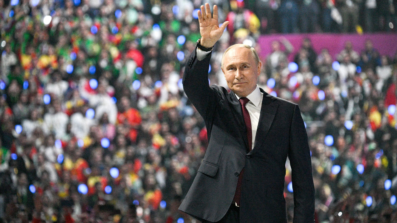 Putin bugün yemin ederek yirmi yıllık iktidarını devam ettirecek