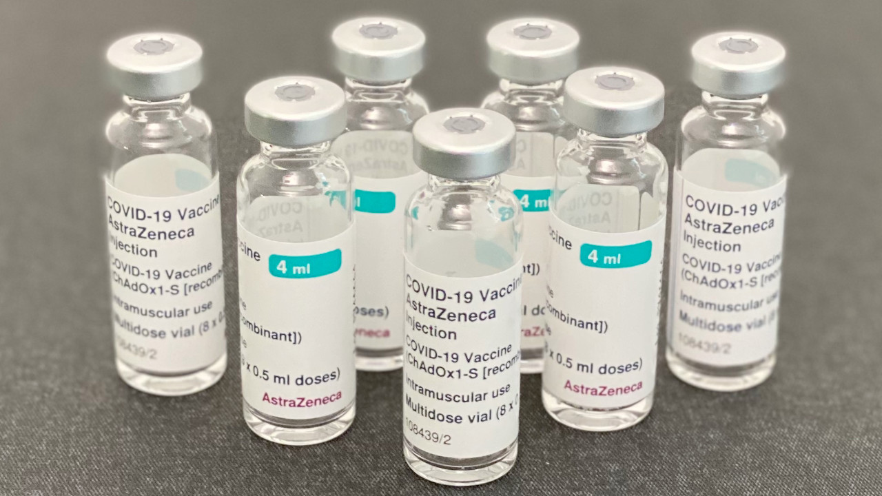 AstraZeneca, yan etkilerini kabul ettiği COVID-19 aşısını 'ticari nedenlerle' geri çektiğini açıkladı