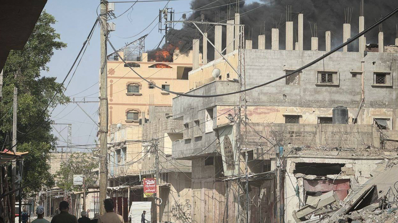 İsrail'in Refah'taki bombardımanları yoğunlaşıyor
