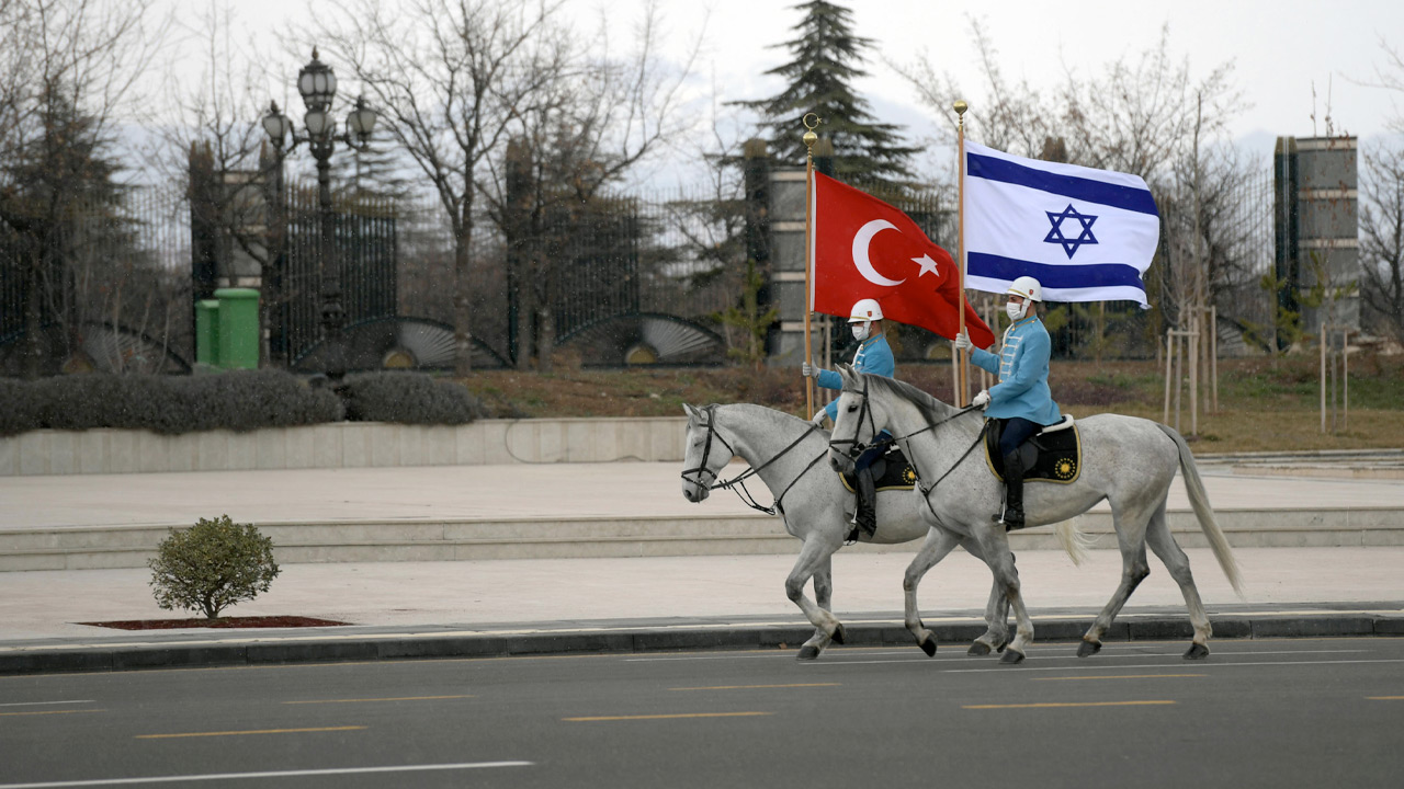"İsrailli diplomatlar Türkiye'ye geri dönmeye başladı"