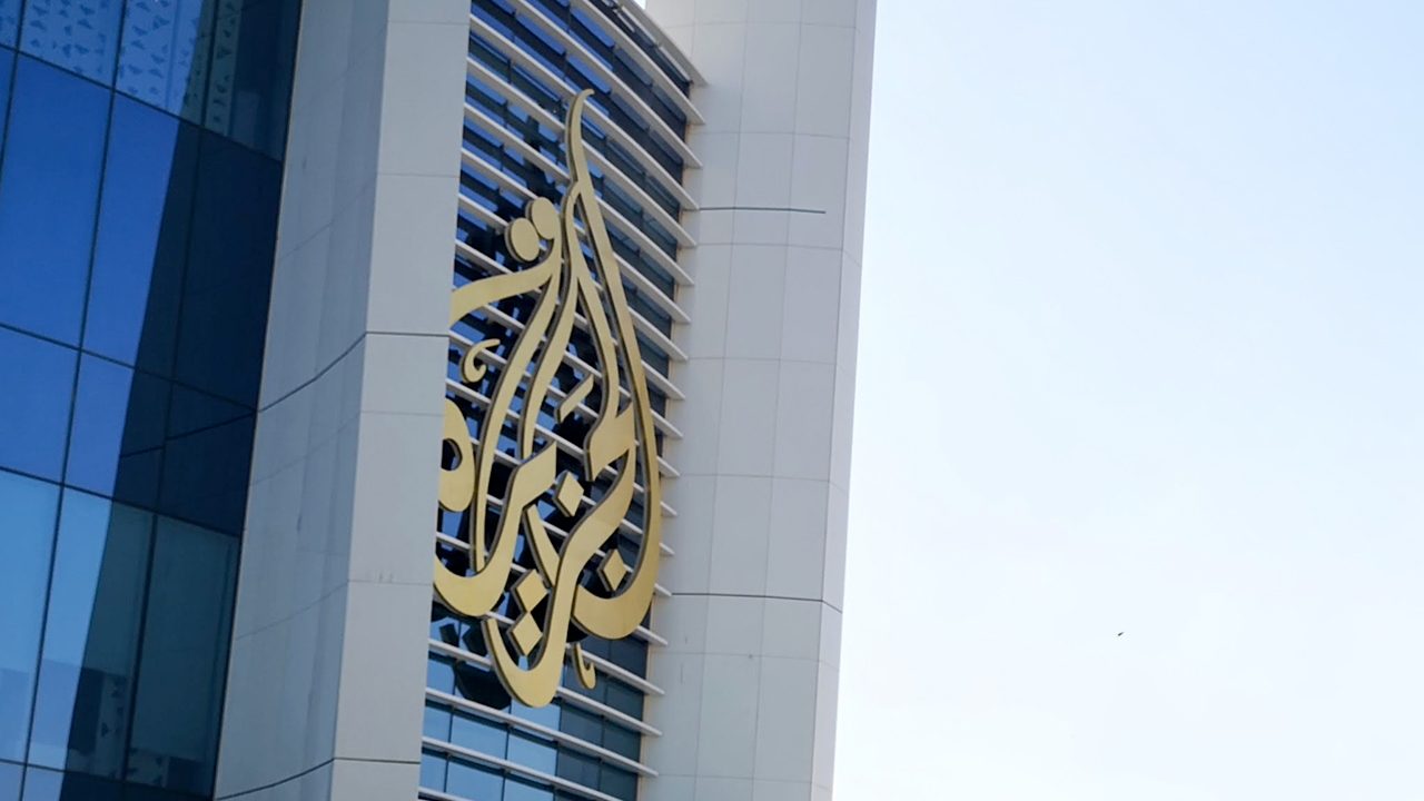 İsrail Al Jazeera muhabirlerinin basın kartlarını iptal ettiğini açıkladı