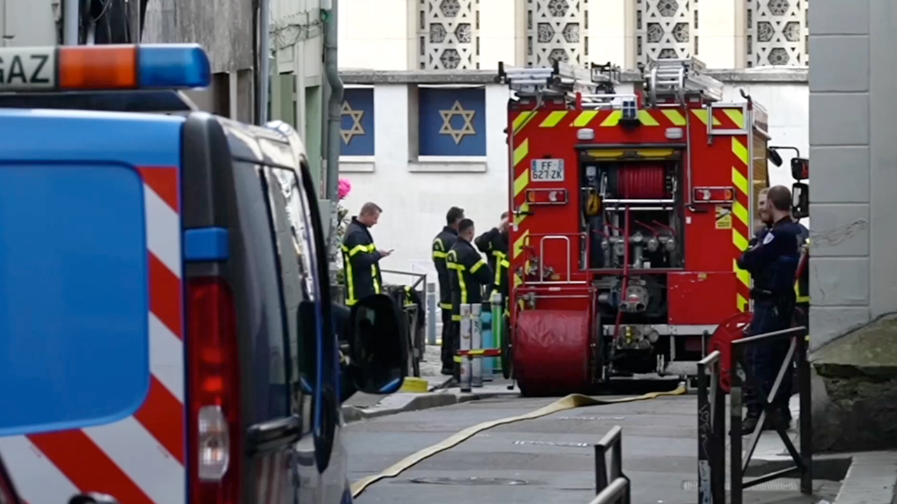 Fransa'da bir sinagogu yakmaya çalışan genç polis tarafından öldürüldü