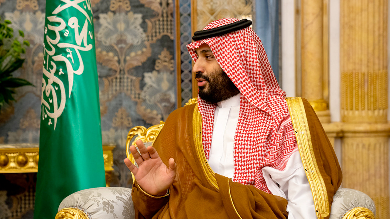 Suudi Arabistan'da ilk kez 'mayo defilesi' düzenlendi