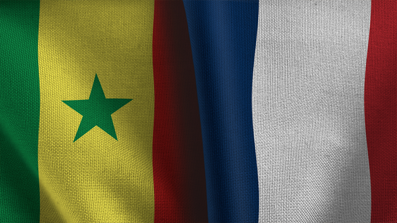 Senegal ülkedeki Fransız askeri üslerini kapatacak mı?