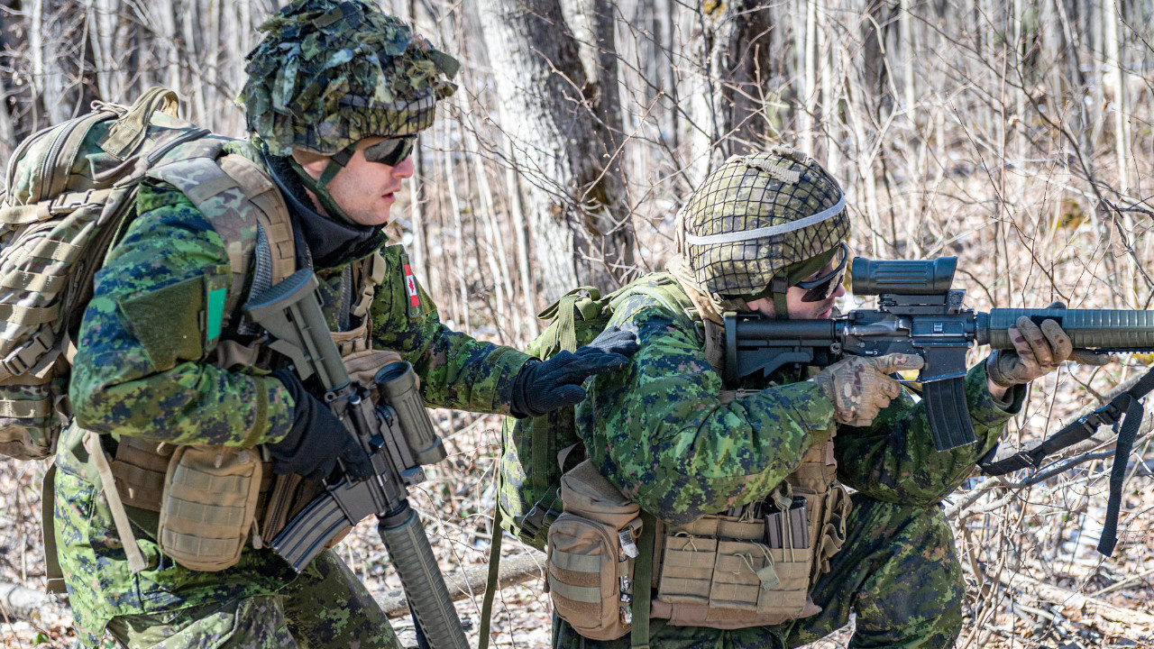Kanada Ukrayna'ya askeri eğitmen gönderme konusunda geri adım attı