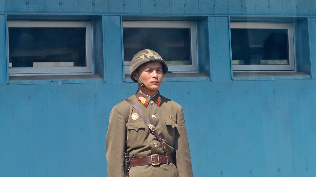 Kuzey Kore askerleri sınırı geçti, Güney Kore uyarı ateşi açtı