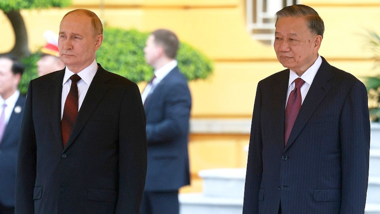 Putin Vietnam'da: İki ülke arasındaki ilişkiler ne kadar güçlü?