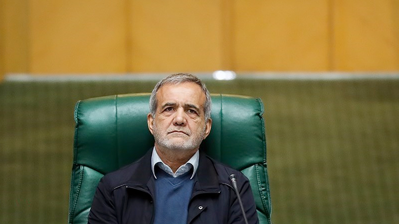İran'ın yeni cumhurbaşkanı reformist aday Pezeşkiyan oldu