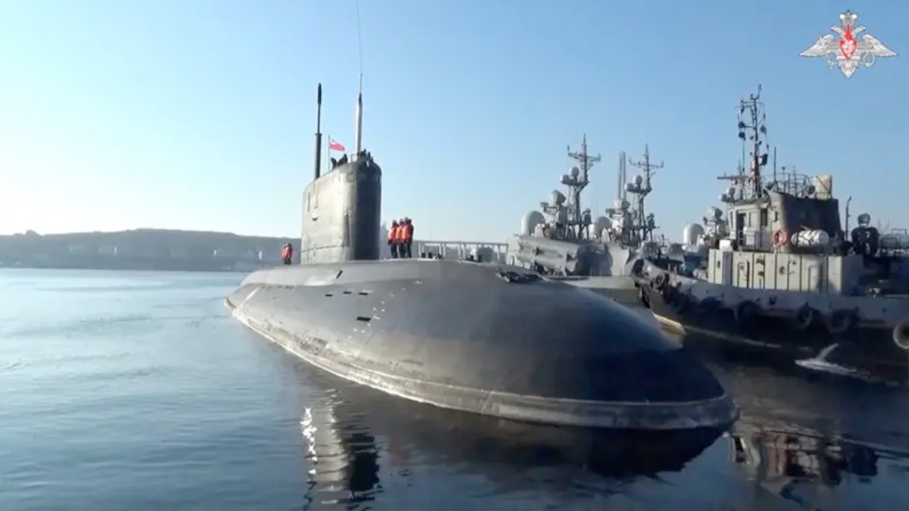 Rus savaş gemileri Asya-Pasifik sularında eğitim yapacak