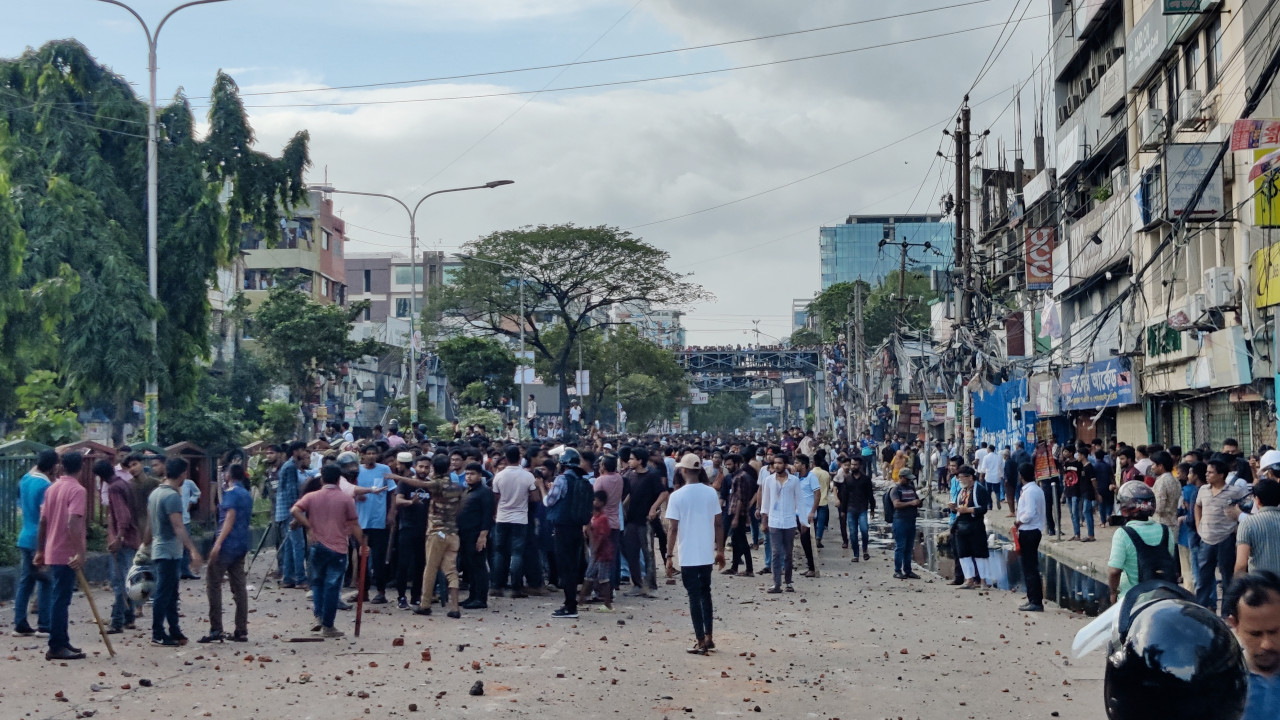 Bangladeş'te neler oluyor, protestocu öğrencilerin talepleri neler?