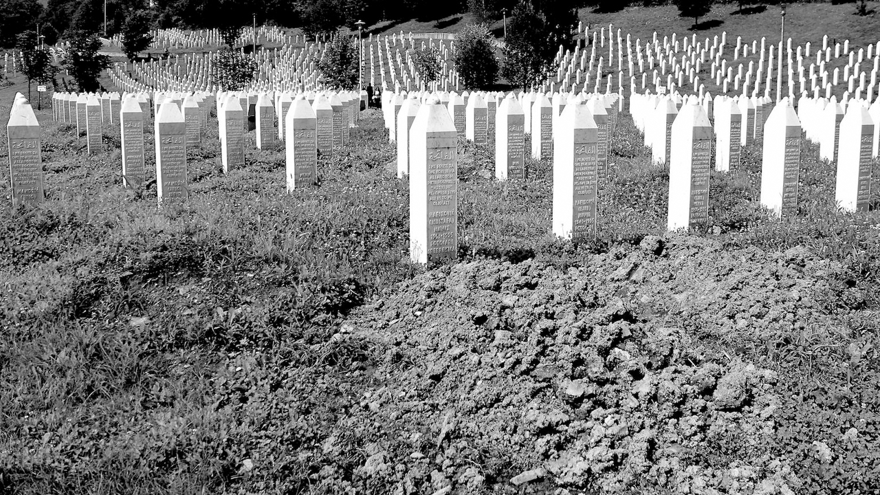 İsrail: Srebrenitsa'da soykırım yaşanmadı