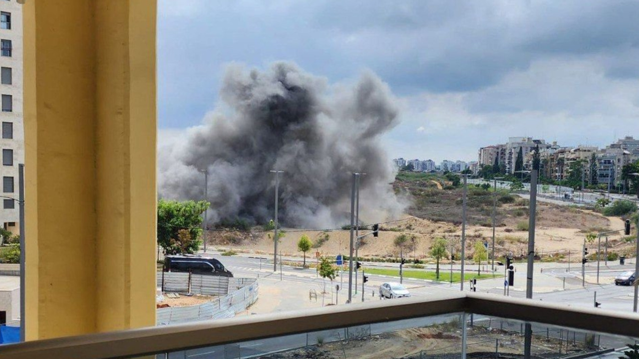 Kassam Tugayları 7 Ekim saldırısının birinci yılında Tel Aviv'i roketlerle hedef aldı