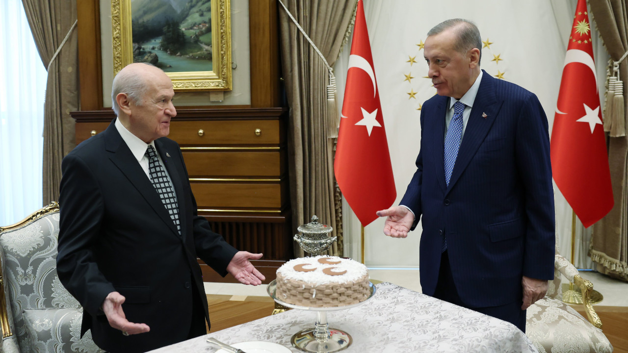 Bahçeli Erdoğan'ın görev süresinin uzatılması için anayasa değişikliği önerdi