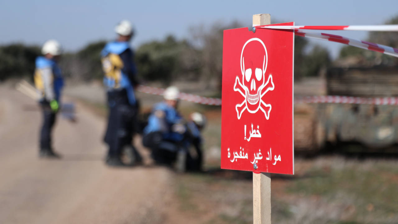 Patlamamış bomba ve mayınlar Suriye nüfusunun üçte ikisinin hayatını tehdit ediyor