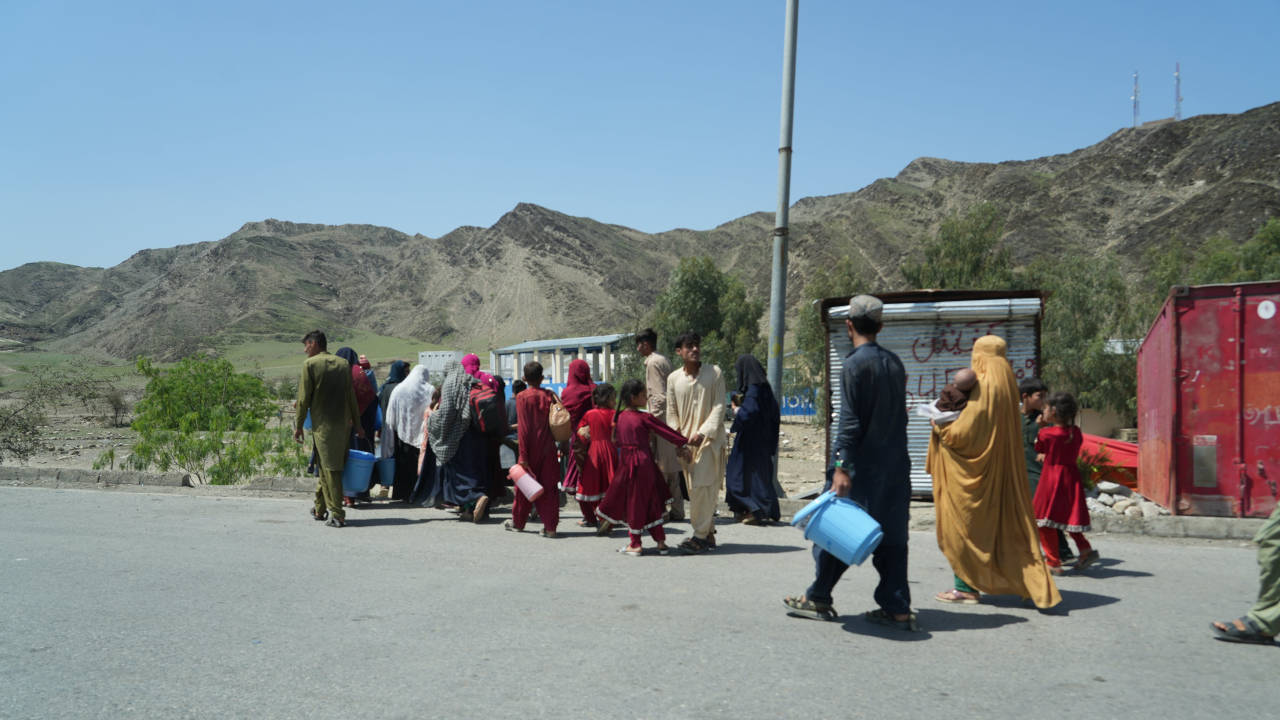 Pakistan yönetimi 11 günde 40.000 Afgan'ı sınır dışı etti