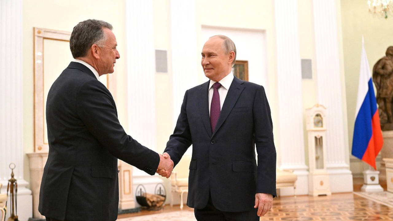 Putin önkoşulsuz olarak Ukrayna ile görüşmeye hazır olduklarını söyledi