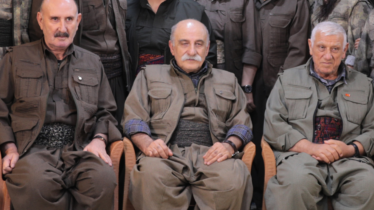 PKK kendini feshetti