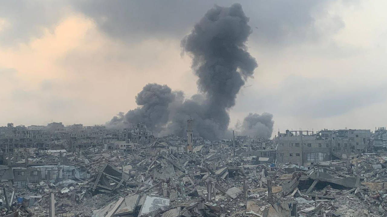 İsrail Gazze'nin kuzeyindeki tek diyaliz merkezini yerle bir etti