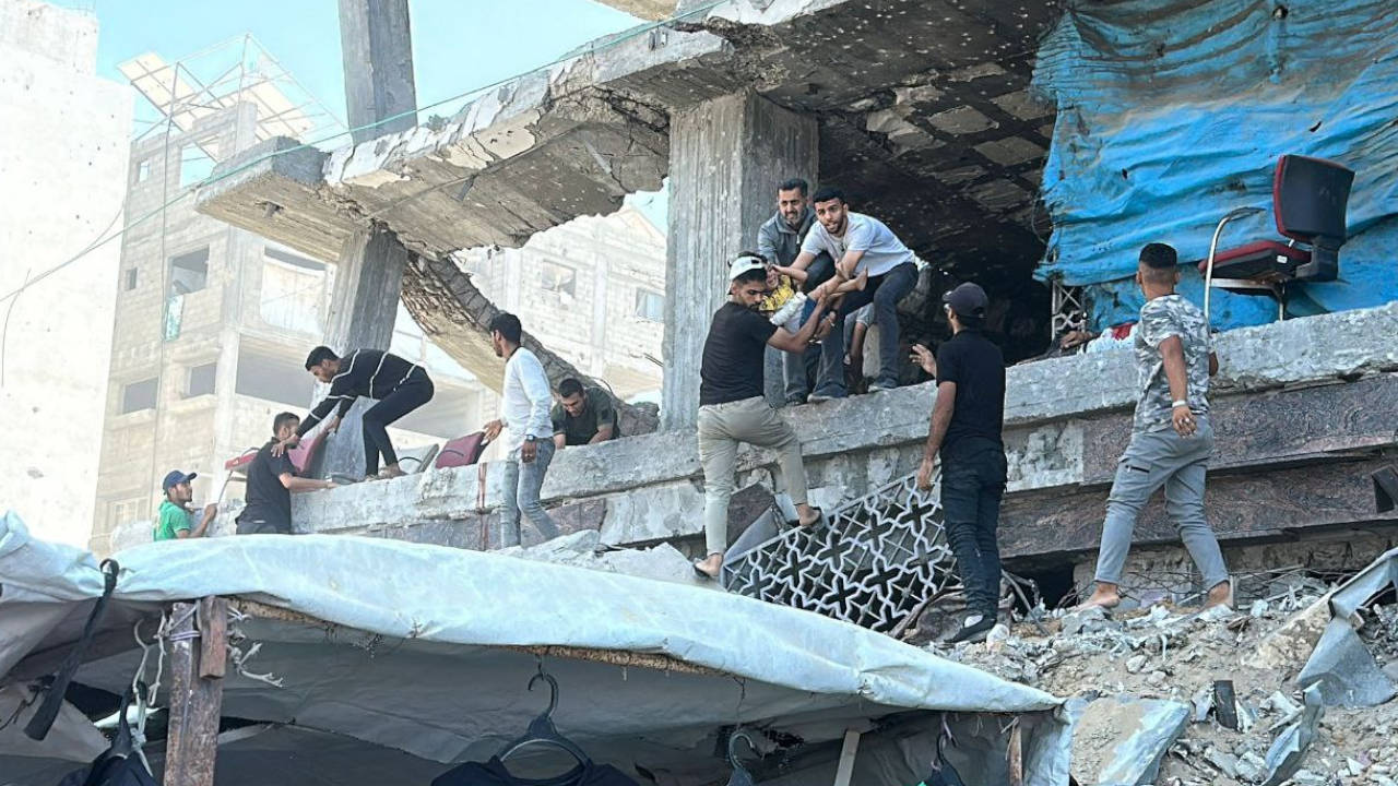 İki günlük bayram bilançosu: Gazze'deki İsrail saldırılarında 67 sivil can verdi