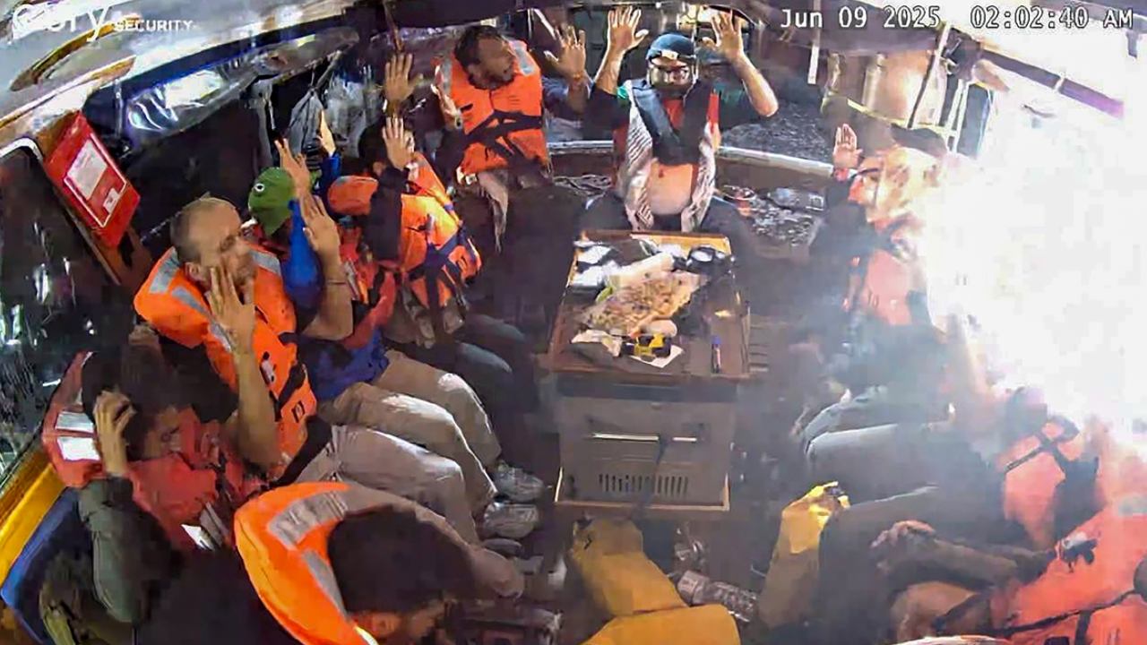 İsrail, insani yardım gemisi Madleen'i uluslararası sularda alıkoydu