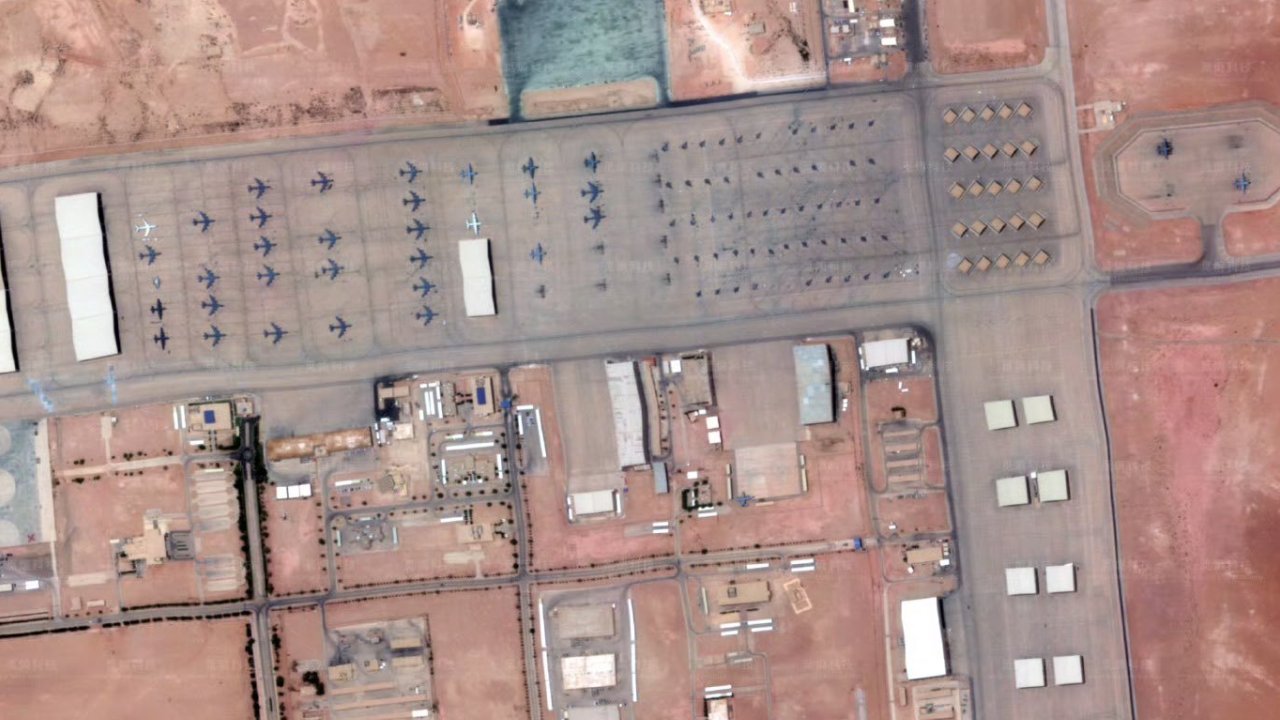 ABD Suudi Arabistan'a onlarca savaş uçağı yığıyor