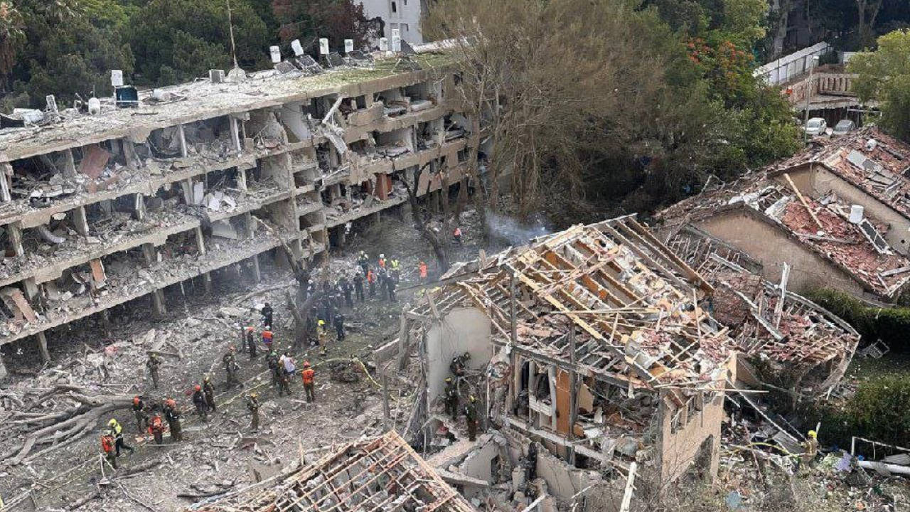 İsrail pazar gününe yıkımla uyandı