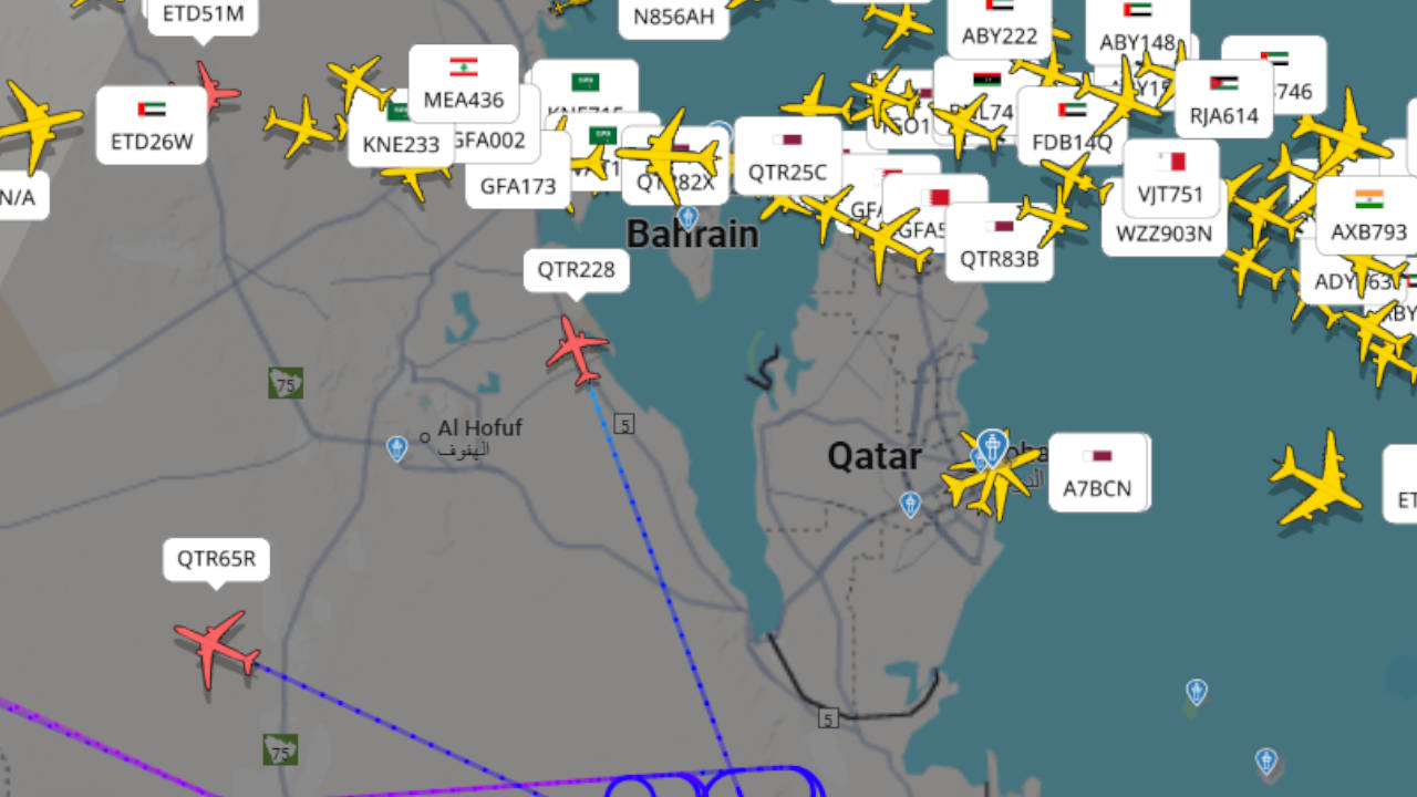 Katar, İran'ın ABD'ye misilleme tehdidi sonrası hava sahasını kapattı