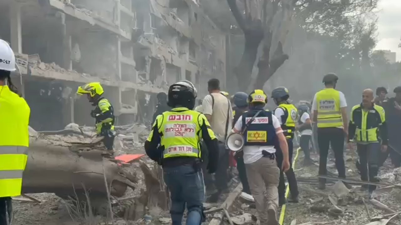 İsrail: İran ateşkesi ihlal etti, Tahran'ı vuracağız