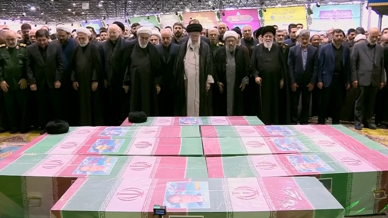 İran saldırılarda ölen komutanlar ve bilim adamları için cenaze düzenleyecek