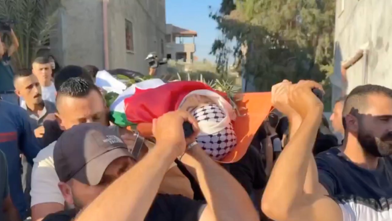 İsrail Batı Şeria'da biri çocuk 4 kişiyi katletti