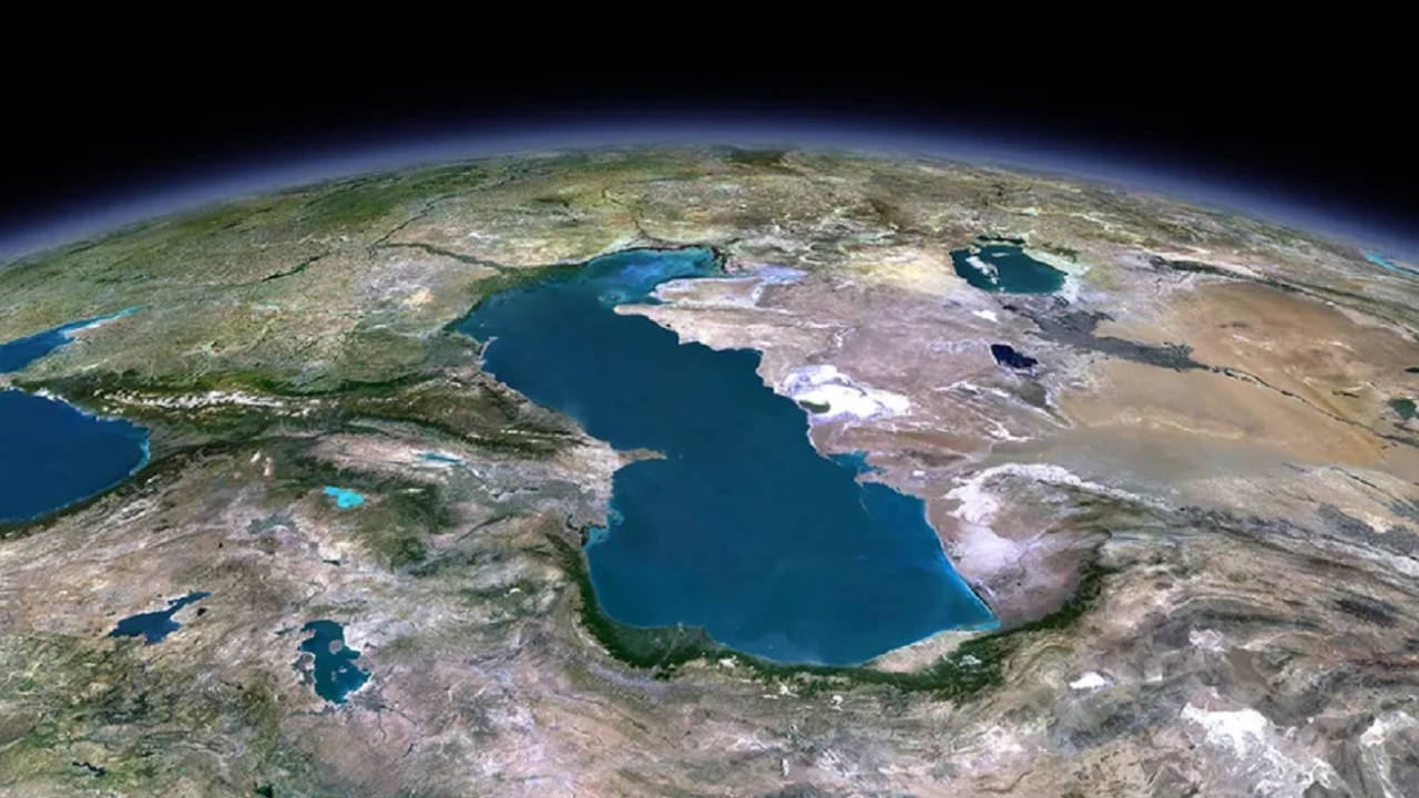 Hazar Denizi küçülüyor