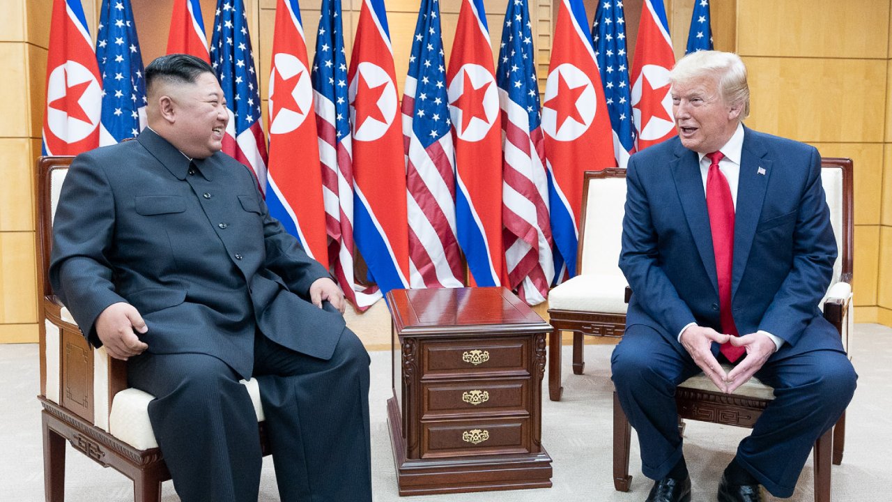 Trump: Kuzey Kore ile olan çatışmayı çözeceğim