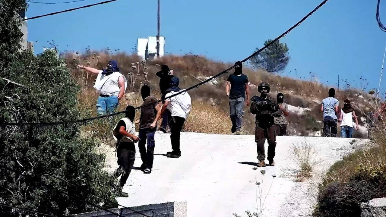 Yahudi yerleşimciler Batı Şeria'da İsrail ordu güçlerine saldırdı
