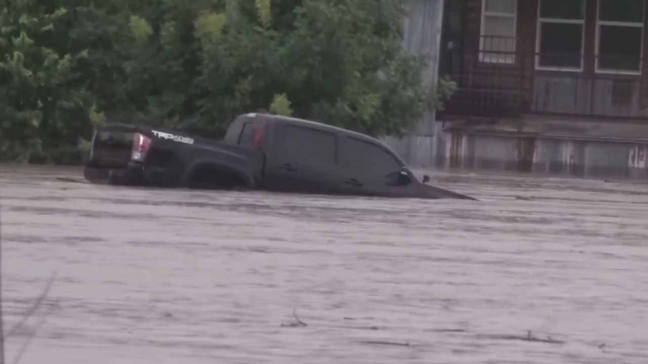 ABD'deki sellerde 24 kişi öldü