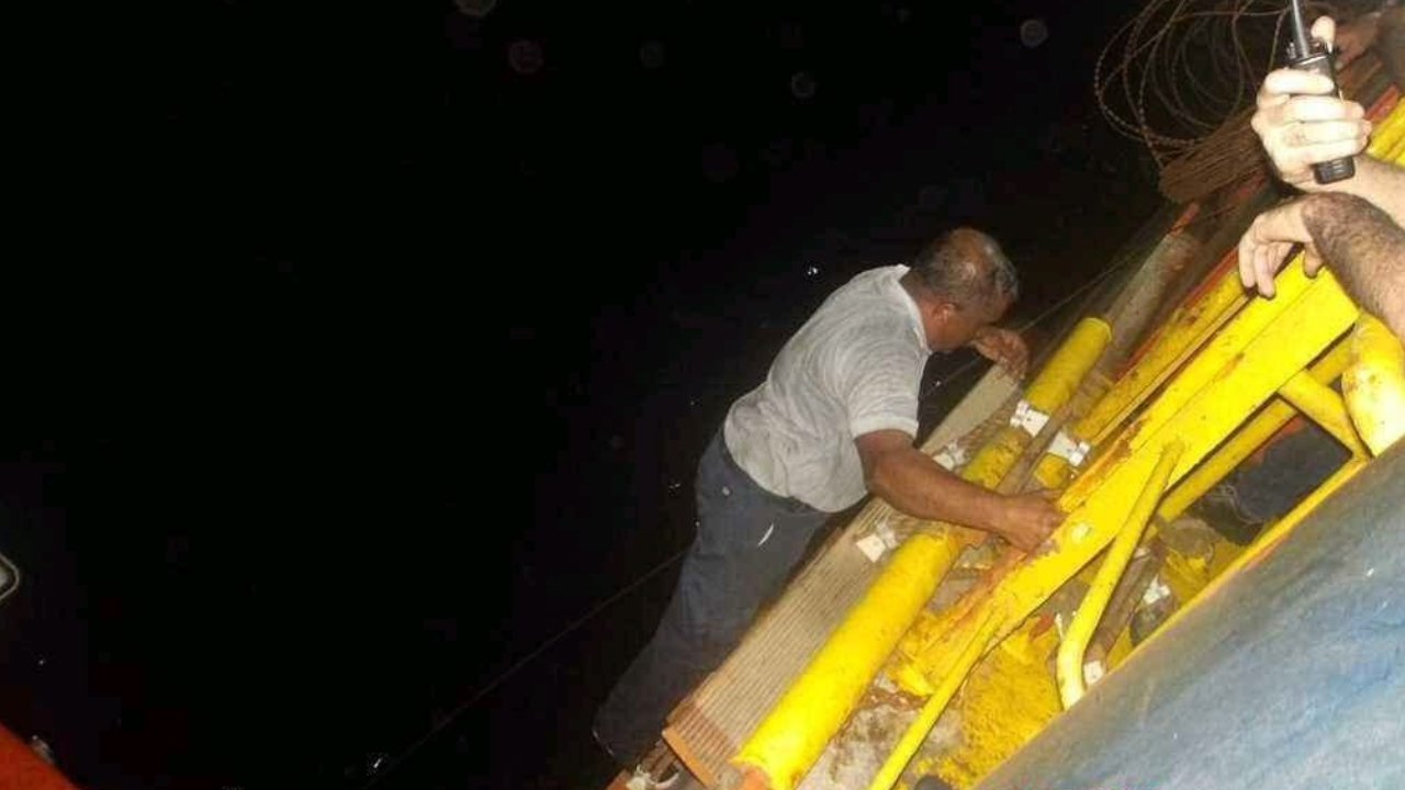 Husiler Kızıldeniz'de bir yük gemisini batırdı