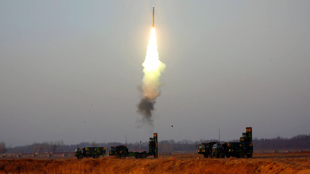 İran Çin'den karadan havaya füze bataryaları satın aldı