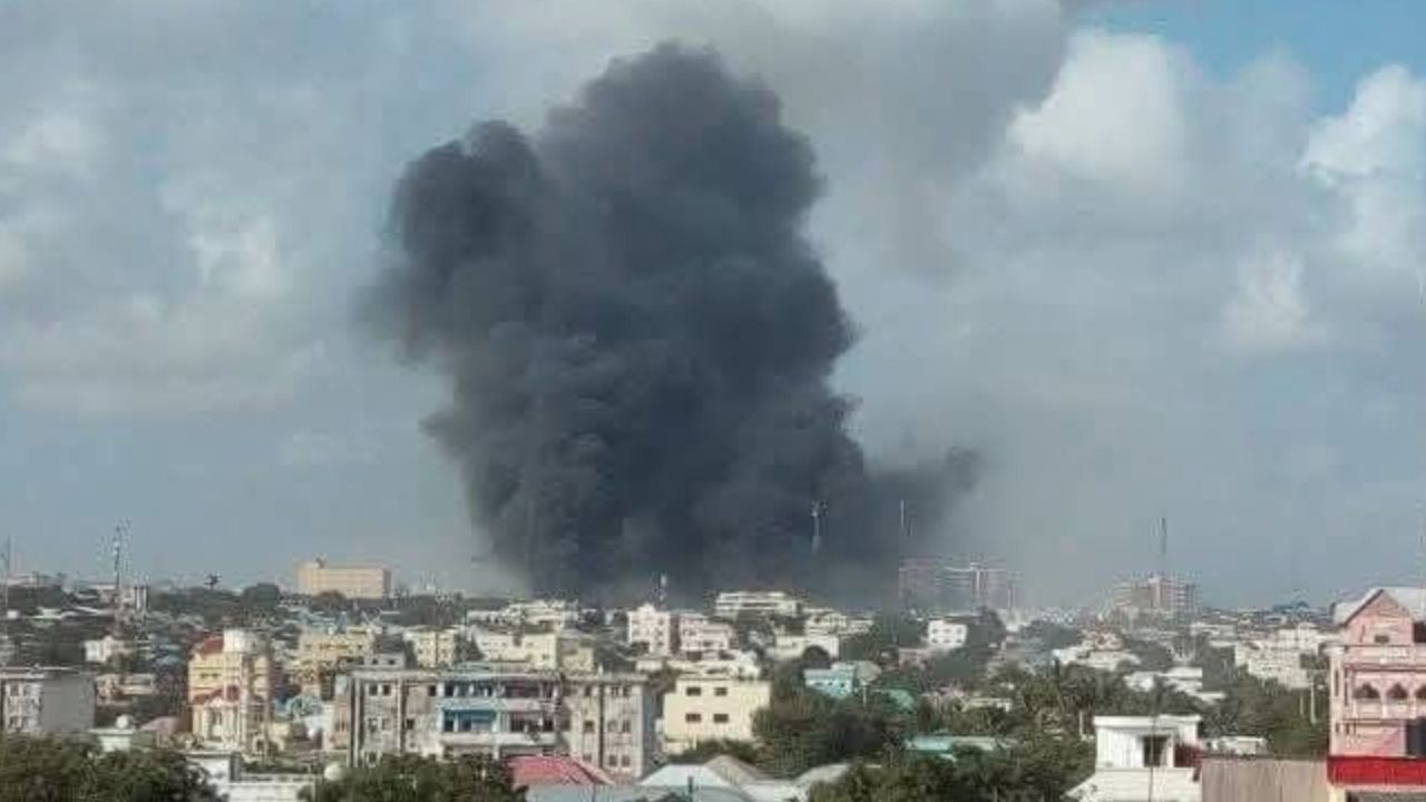Somali'nin başkenti Mogadişu'da askeri akademiye bombalı saldırı