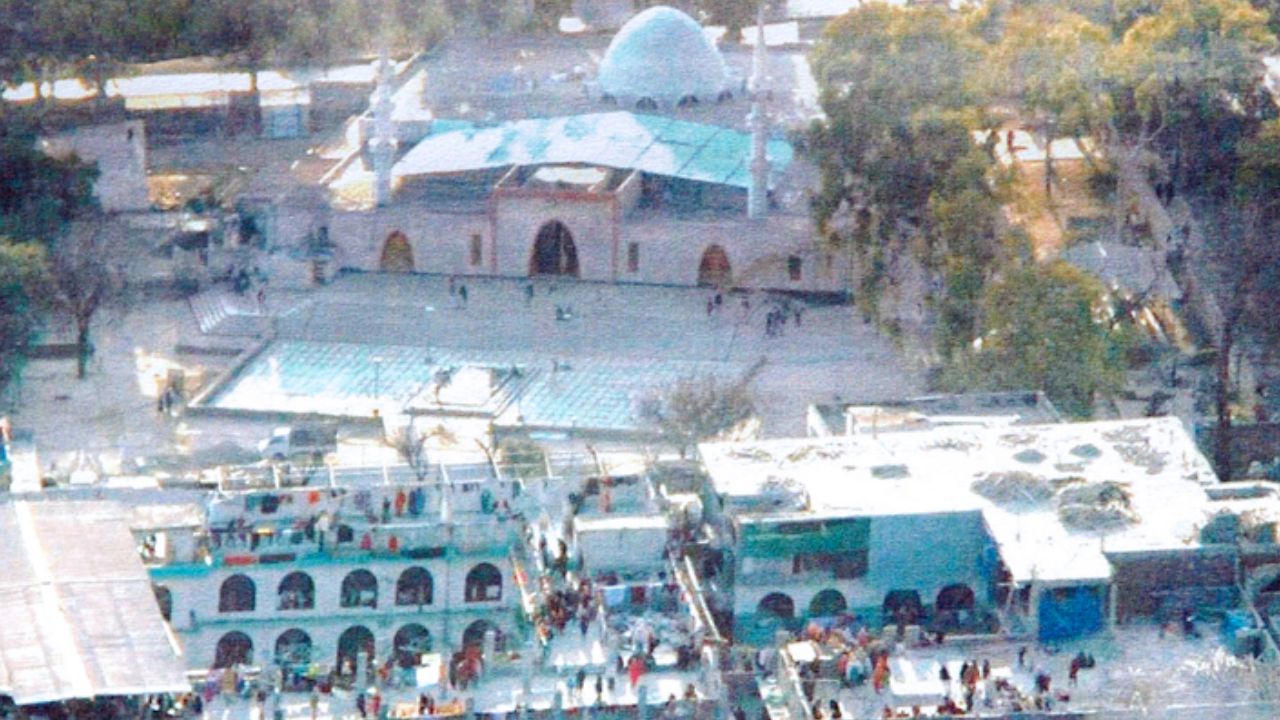 Pakistan ordusunun Lal Mescid Katliamı